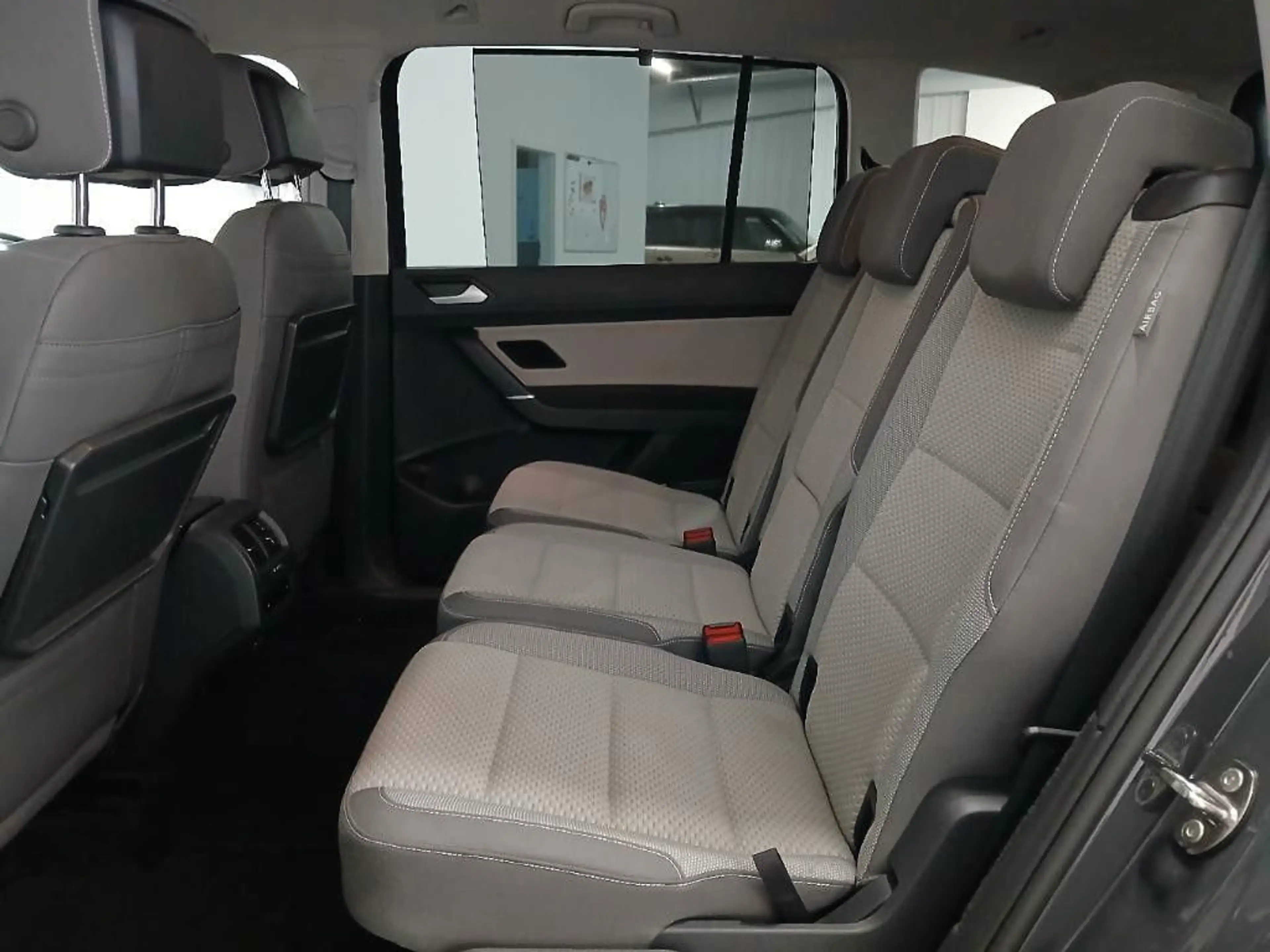 Volkswagen Touran Comfortline ACC AHK StHz 3ZK DYNAUDIO SHZ — photo 10