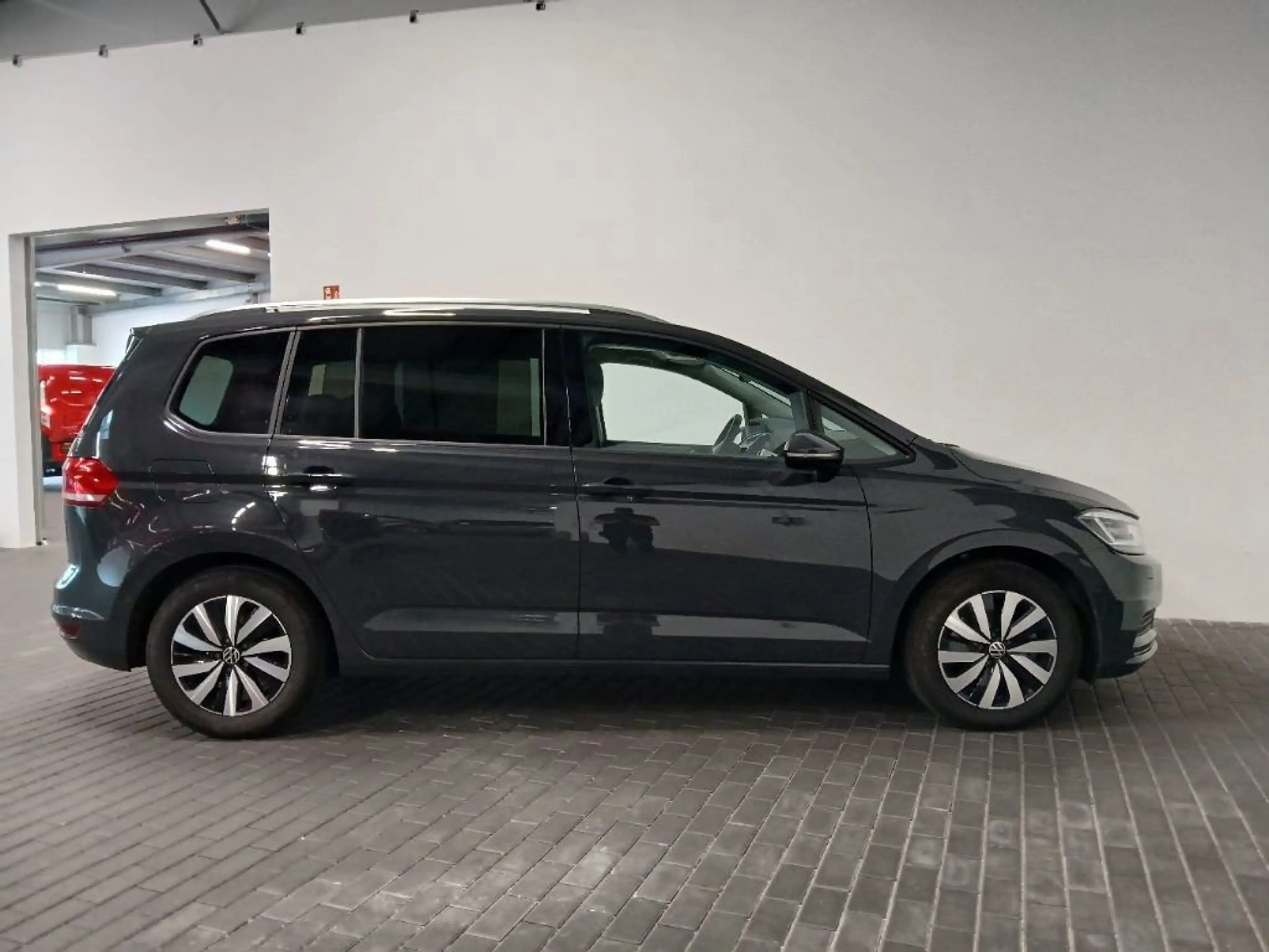 Volkswagen Touran Comfortline ACC AHK StHz 3ZK DYNAUDIO SHZ — photo 7