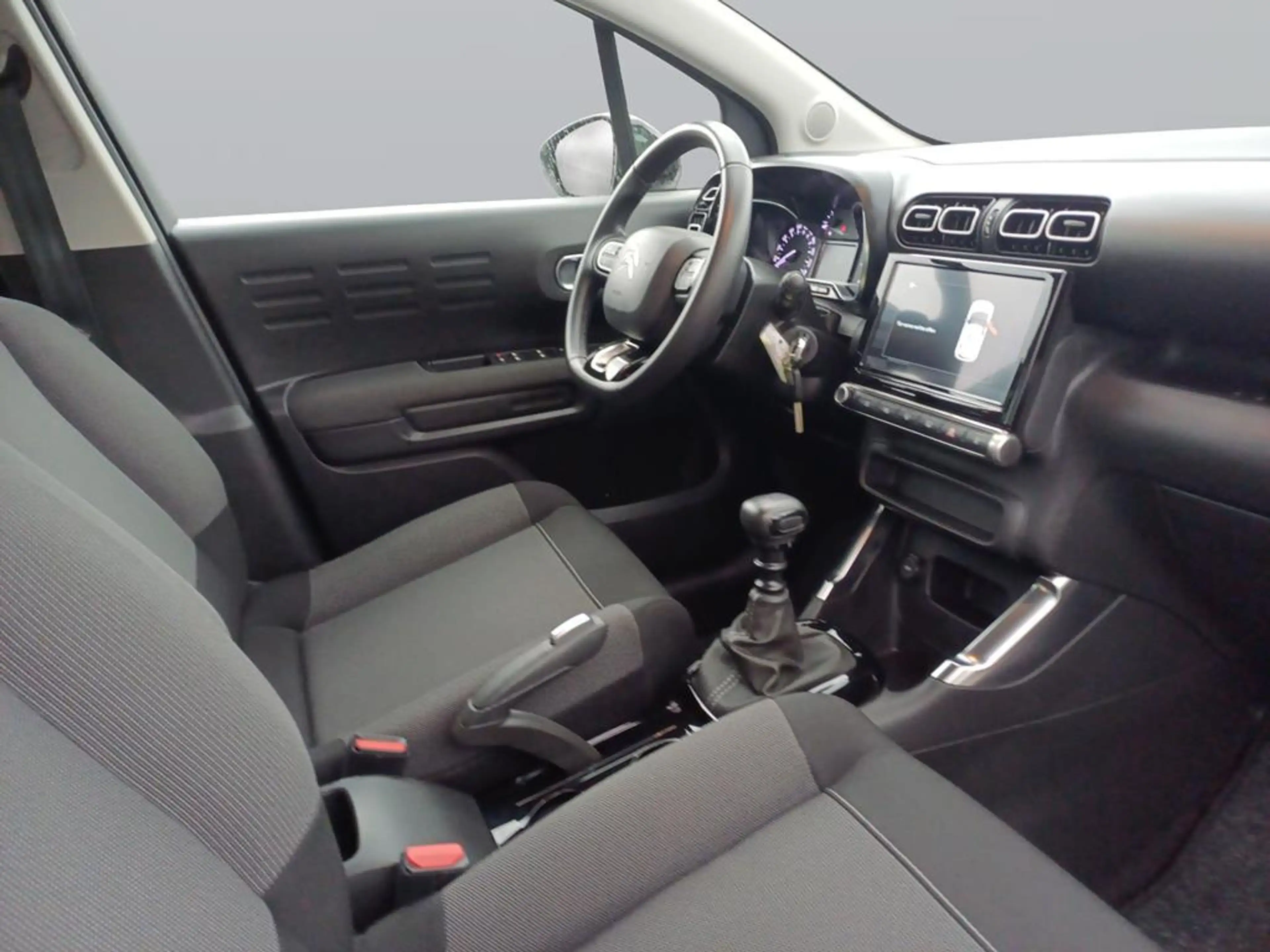 Citroen C3 Aircross PureTech 110 S&S Shine — photo 11