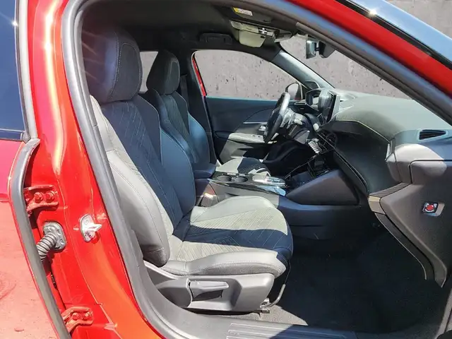 Peugeot 2008 view 13