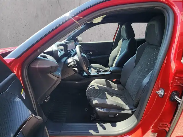 Peugeot 2008 view 9
