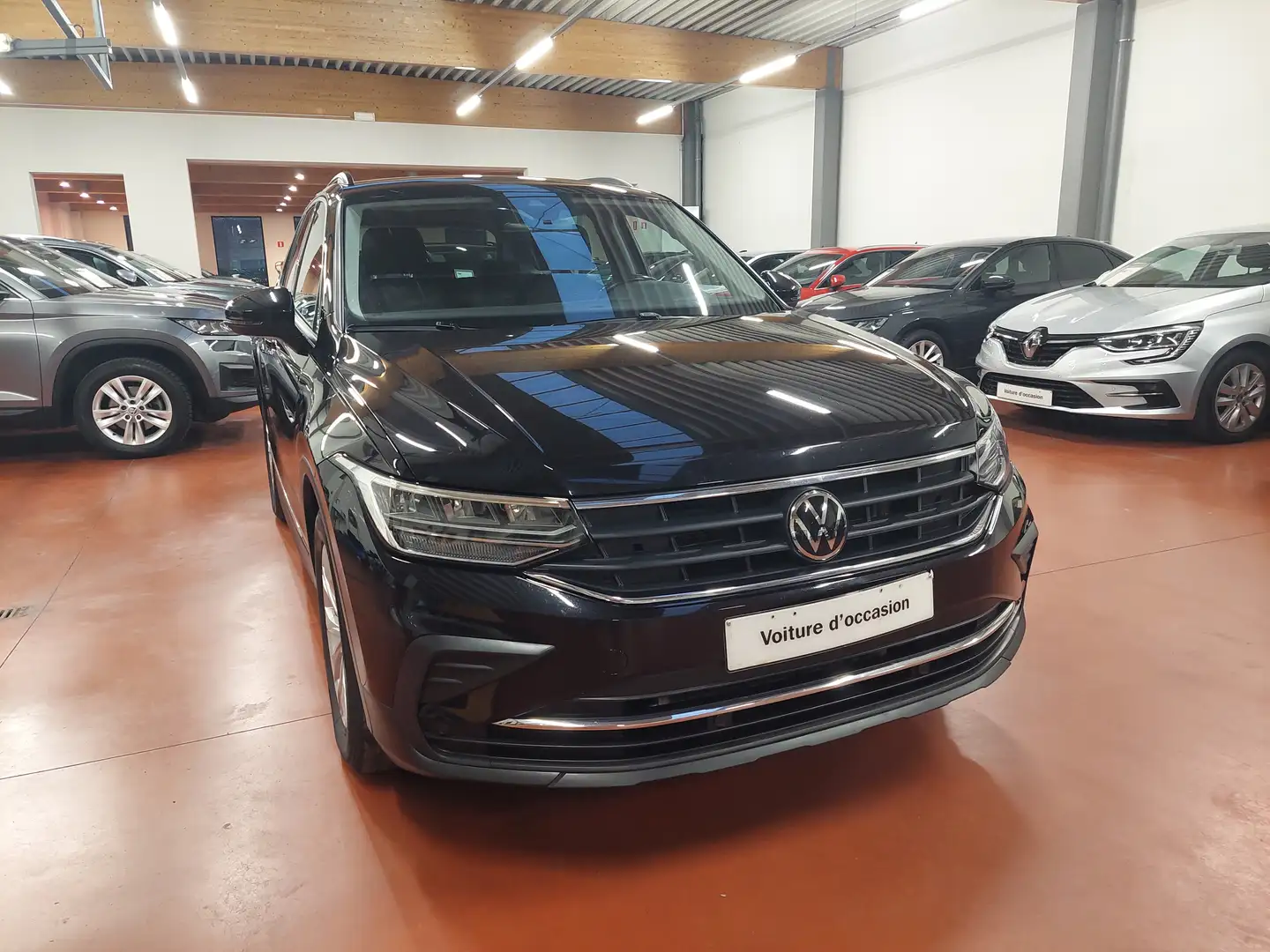 Volkswagen Tiguan 2.0 TDi DSG + CAM + CARPLAY + €23500 EXPORT Negro - 1