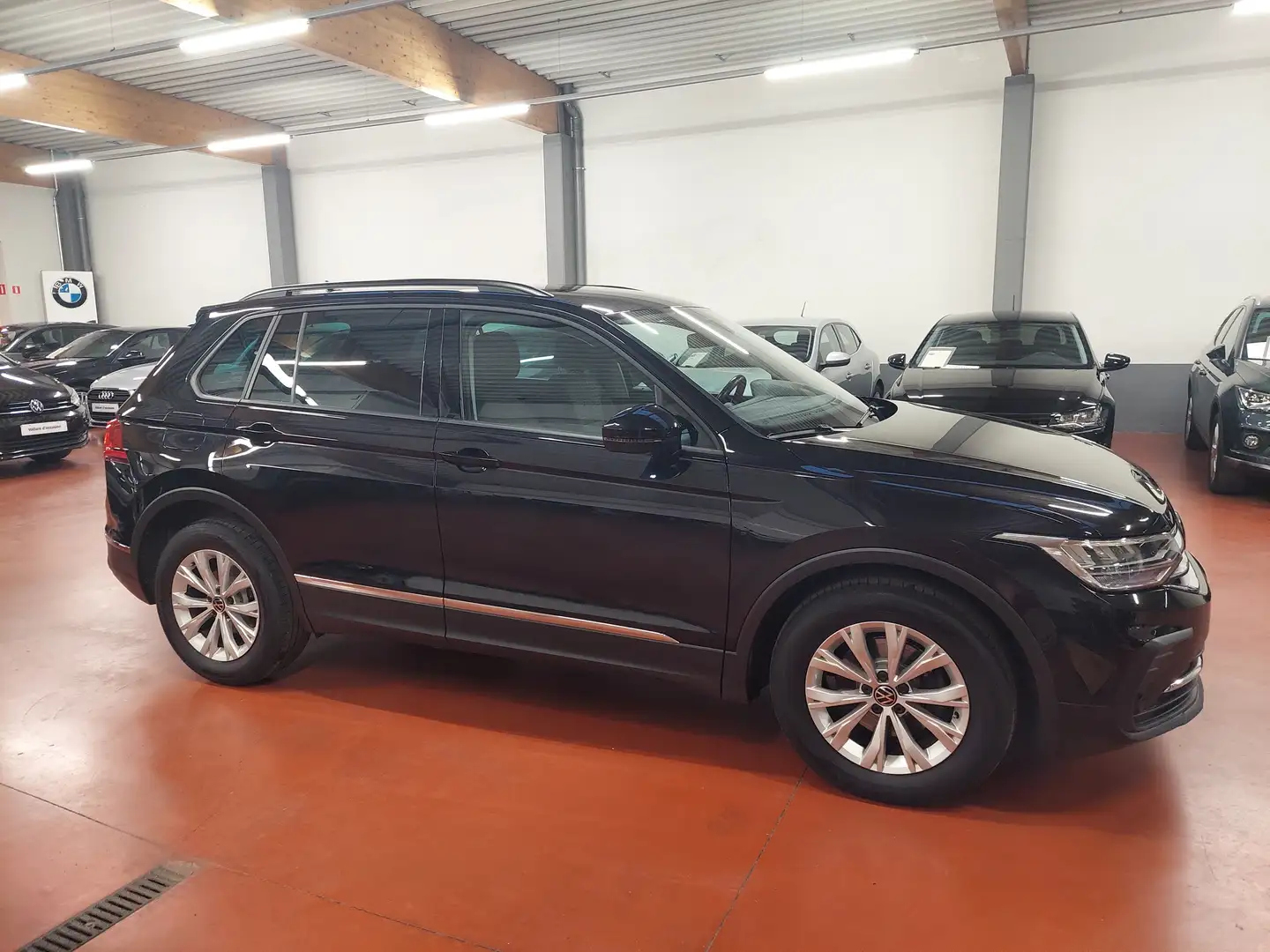 Volkswagen Tiguan 2.0 TDi DSG + CAM + CARPLAY + €23500 EXPORT Negro - 2