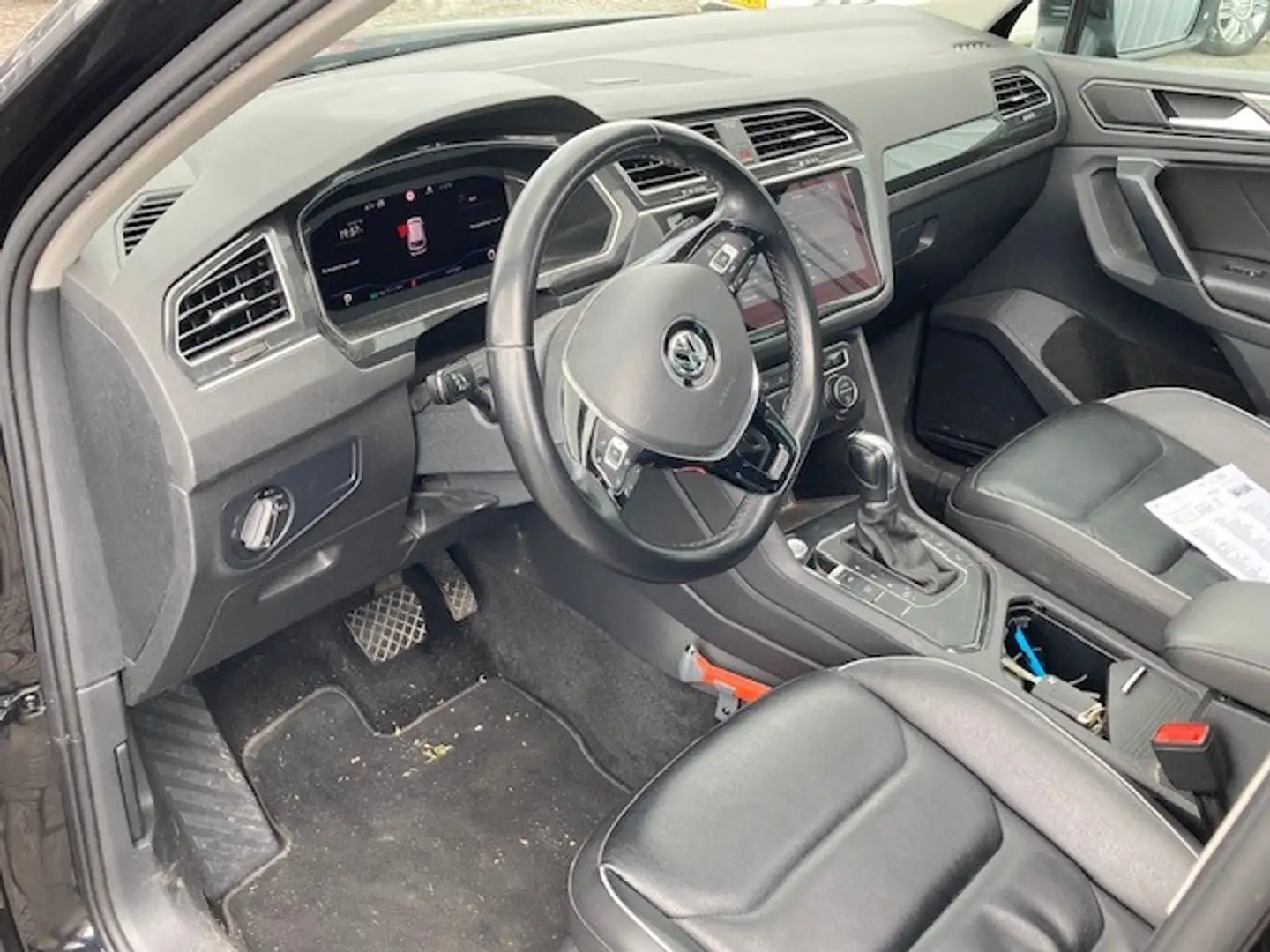 Volkswagen Tiguan 1.5 TSI ACT HighlinePOETS 150pk DSG/AUTO | Trekhaa Zwart - 2