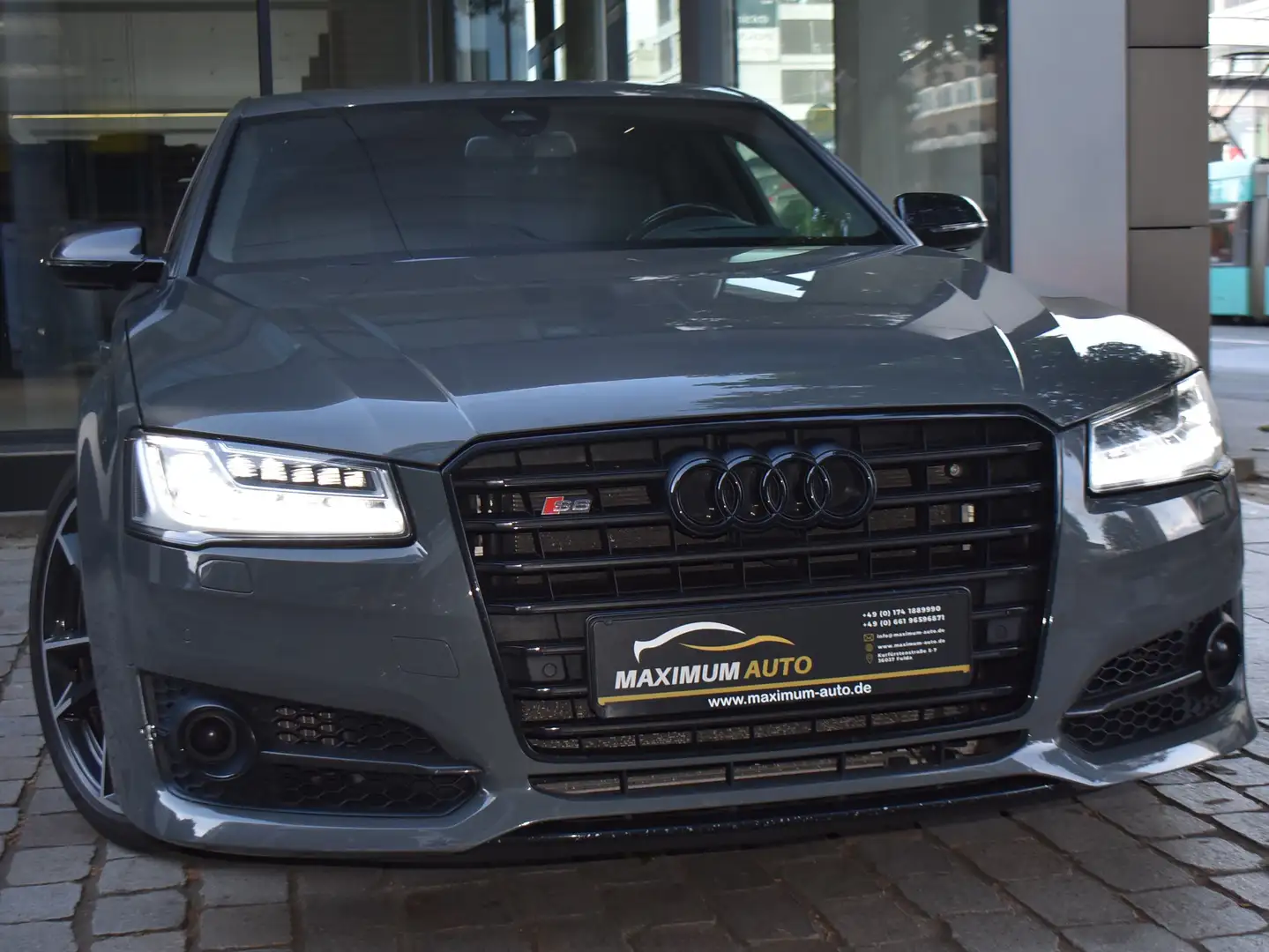 Audi S8 4.0 TFSI quattro plus Grau - 1