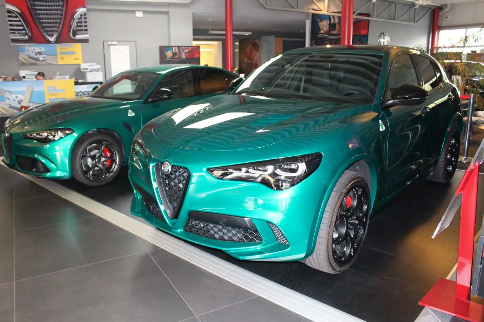 Alfa Romeo Stelvio Quadrifoglio Q4 AKRAPOVIC/21" Verde - 1