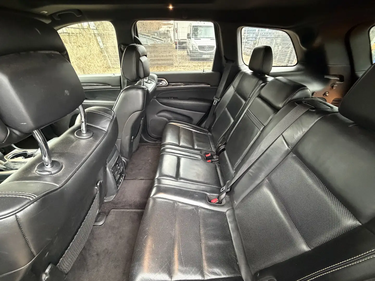 Jeep Grand Cherokee 3.0 CRD Overland Maro - 2