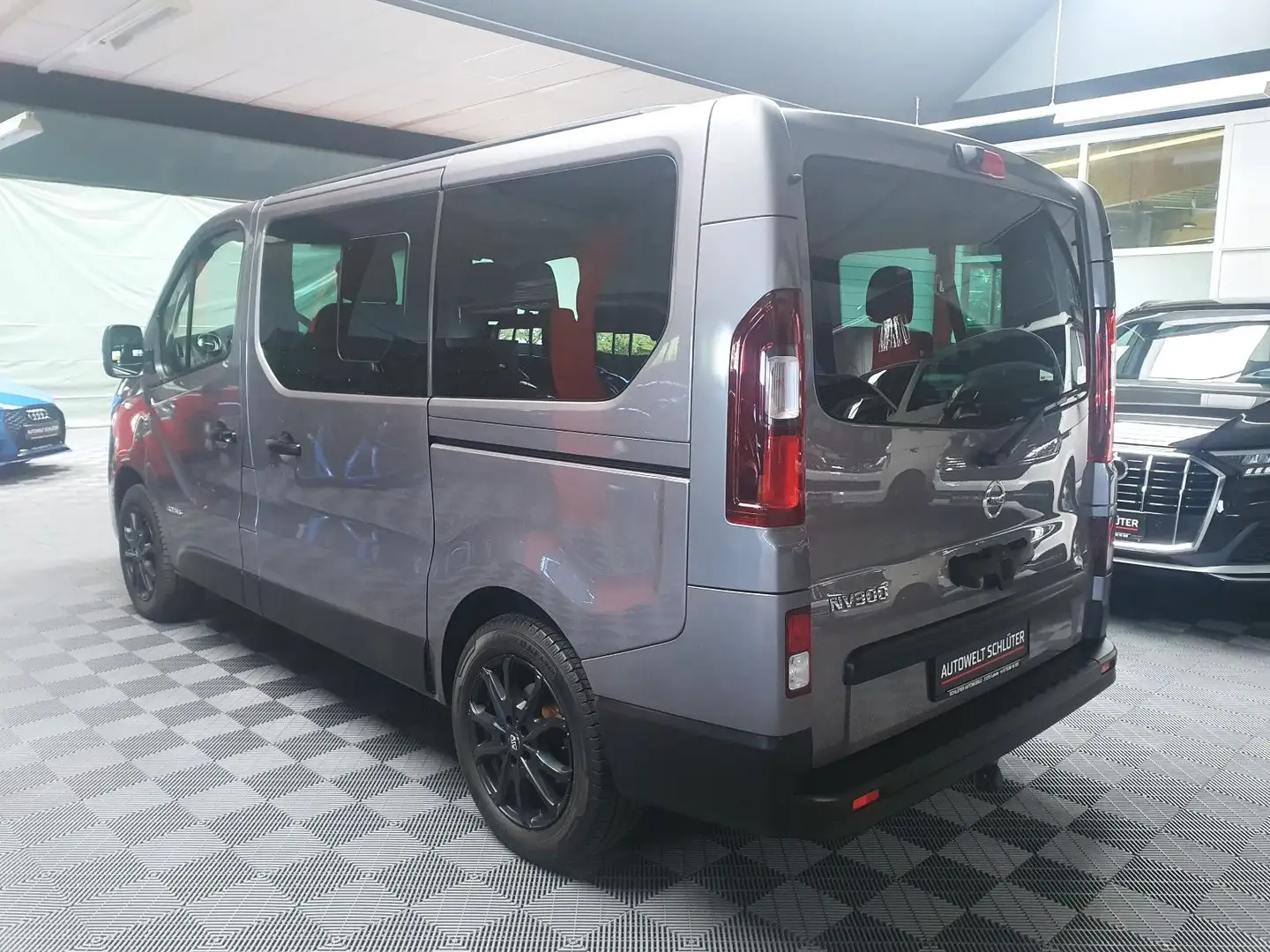 Nissan NV300 Kombi L1H1 2,9t Premium AHK*Navi*Standhz* Szary - 2