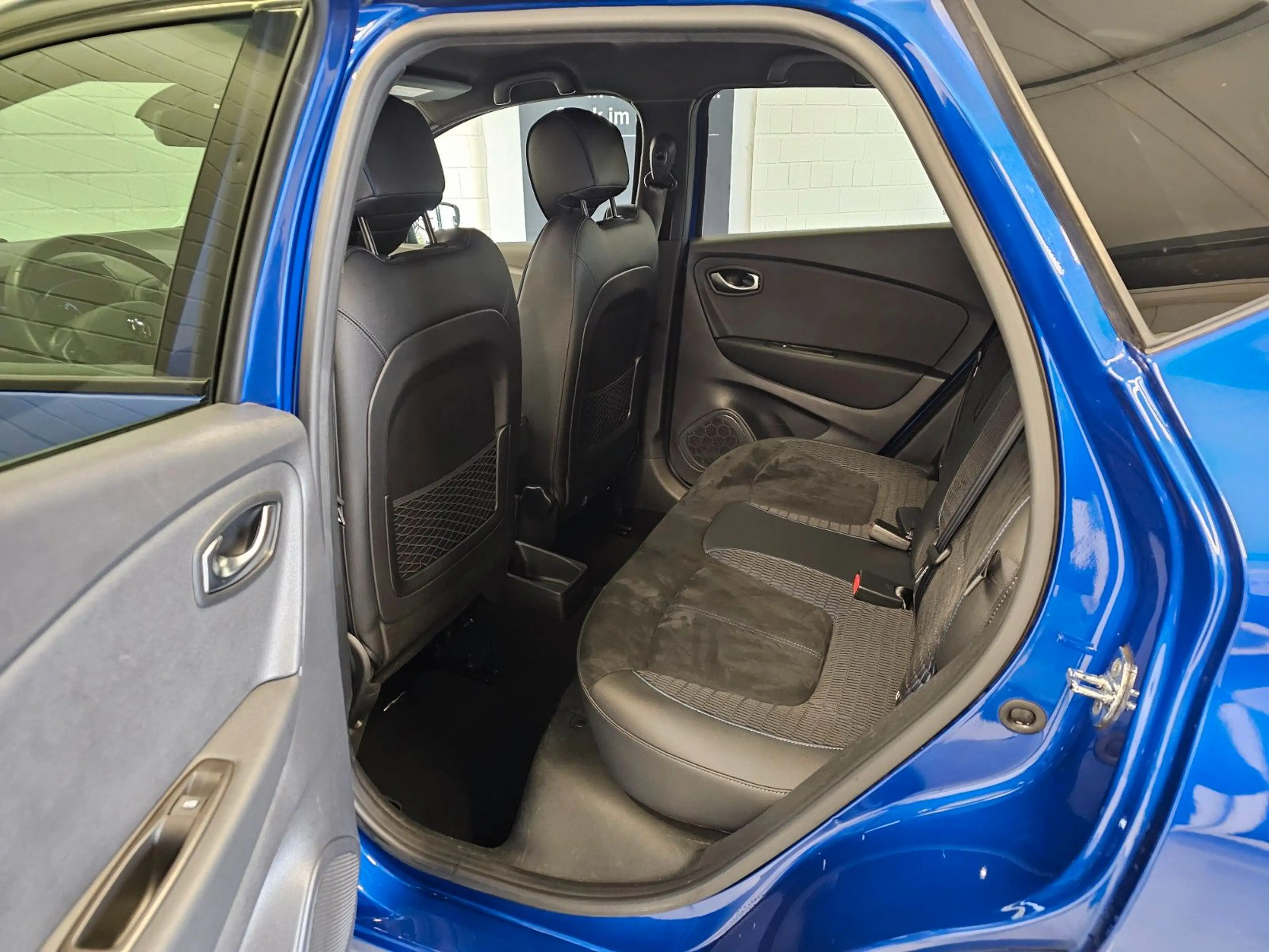 Renault Captur Version S + LED/AUTOMATIK/AHK/KAMERA/NAVI — photo 10