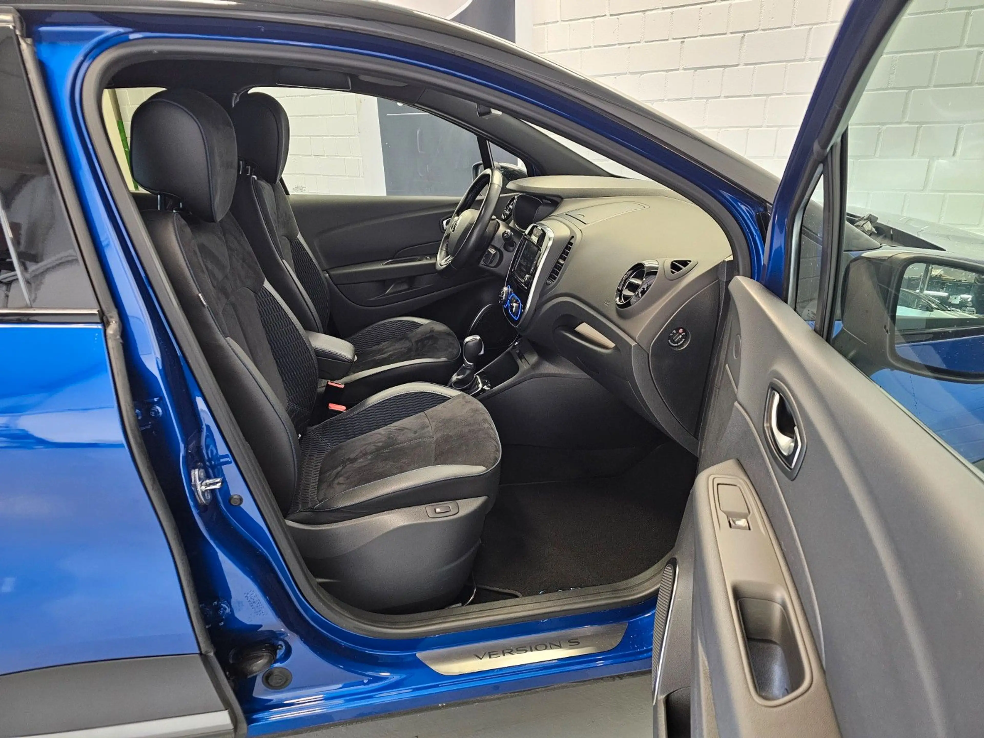 Renault Captur Version S + LED/AUTOMATIK/AHK/KAMERA/NAVI — photo 11
