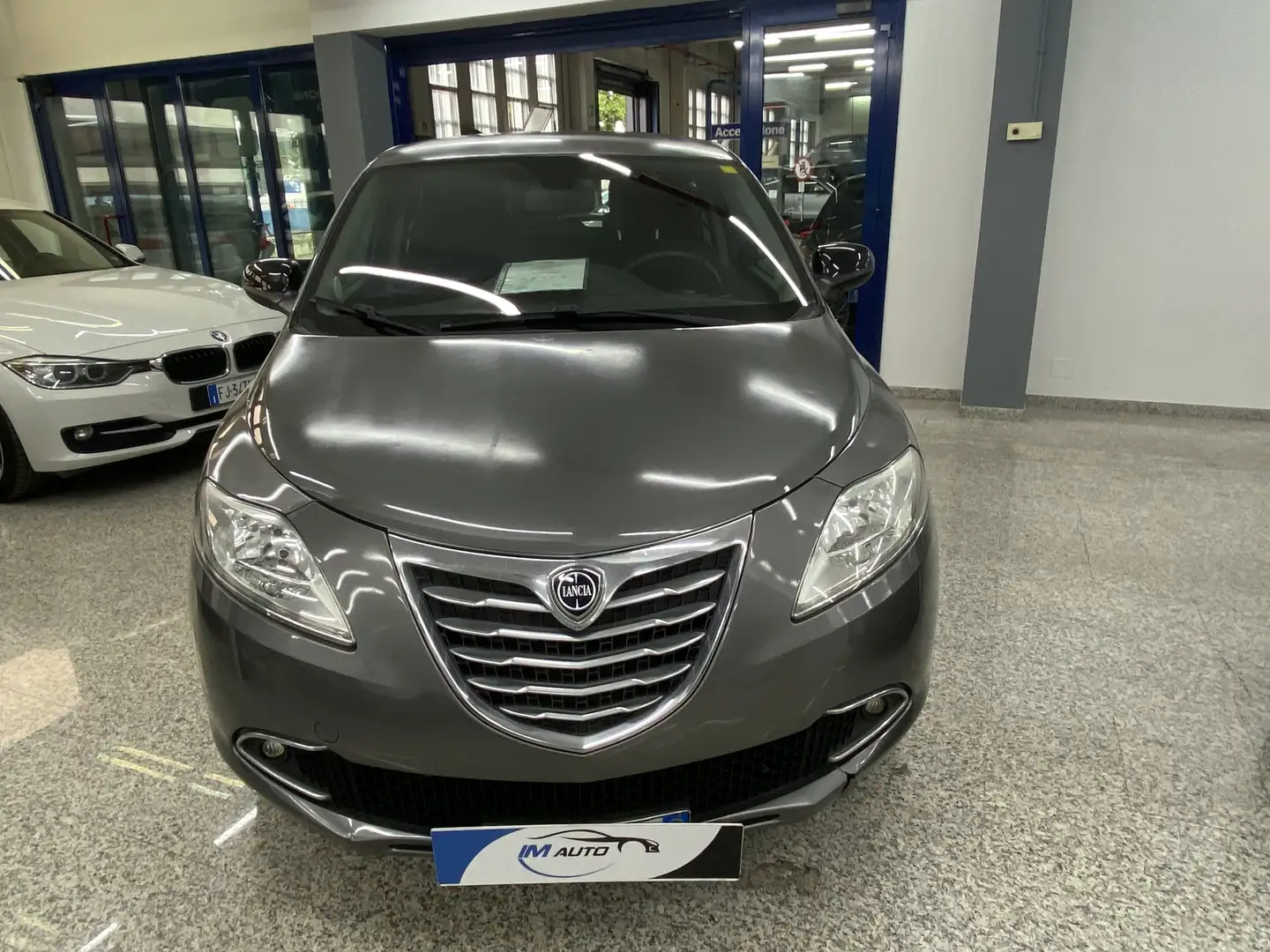 Lancia Ypsilon 0.9 t.air Silver ecochic metano 80cv Marrón - 1