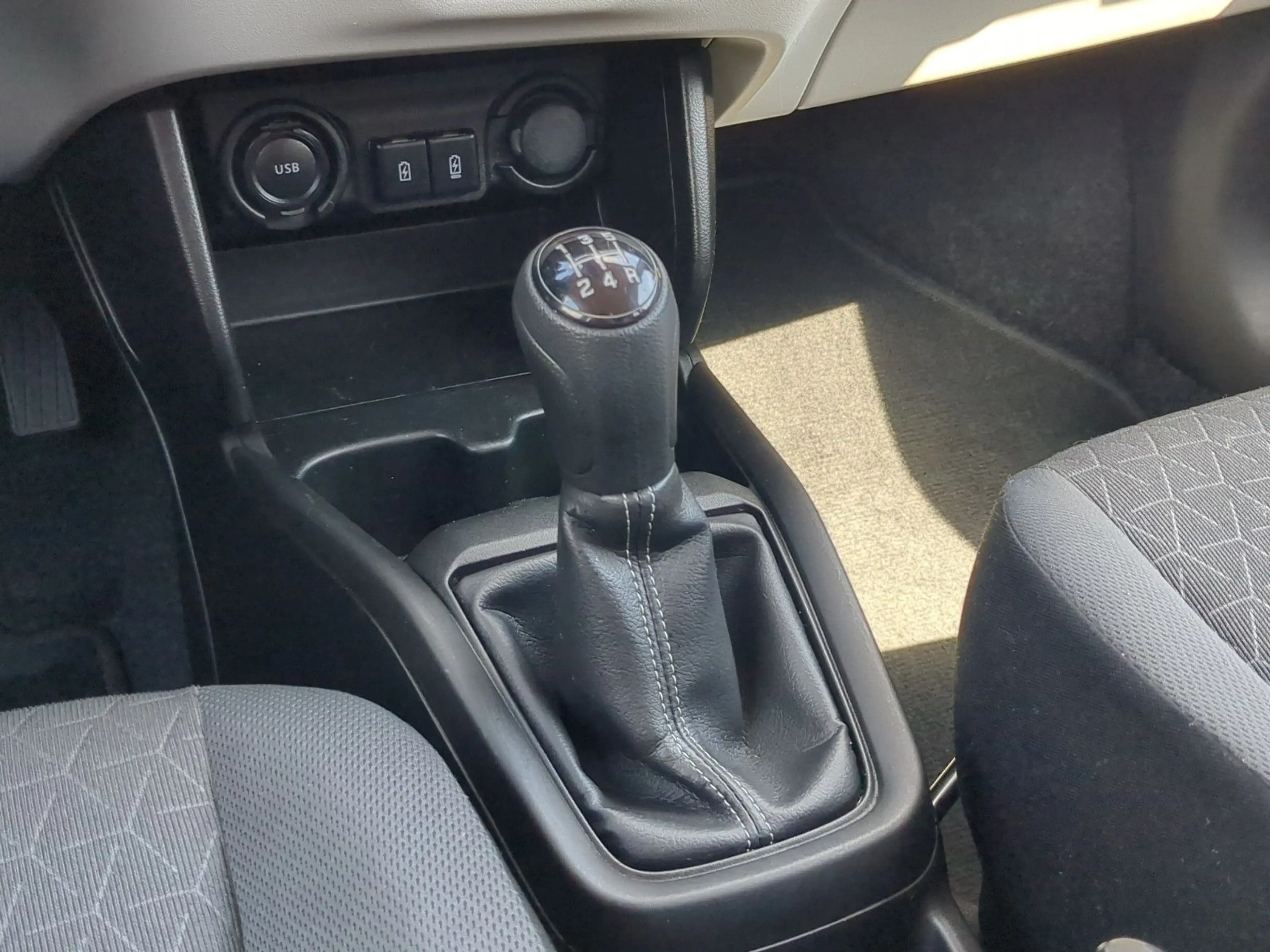 Suzuki Swift 1.2Hybrid Comfort+ SHZ RFK NAVI — photo 15