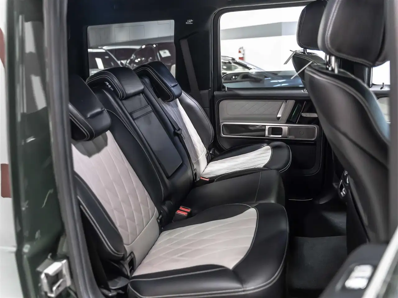 Mercedes-Benz G-Class снимка Mercedes-Benz G-Class