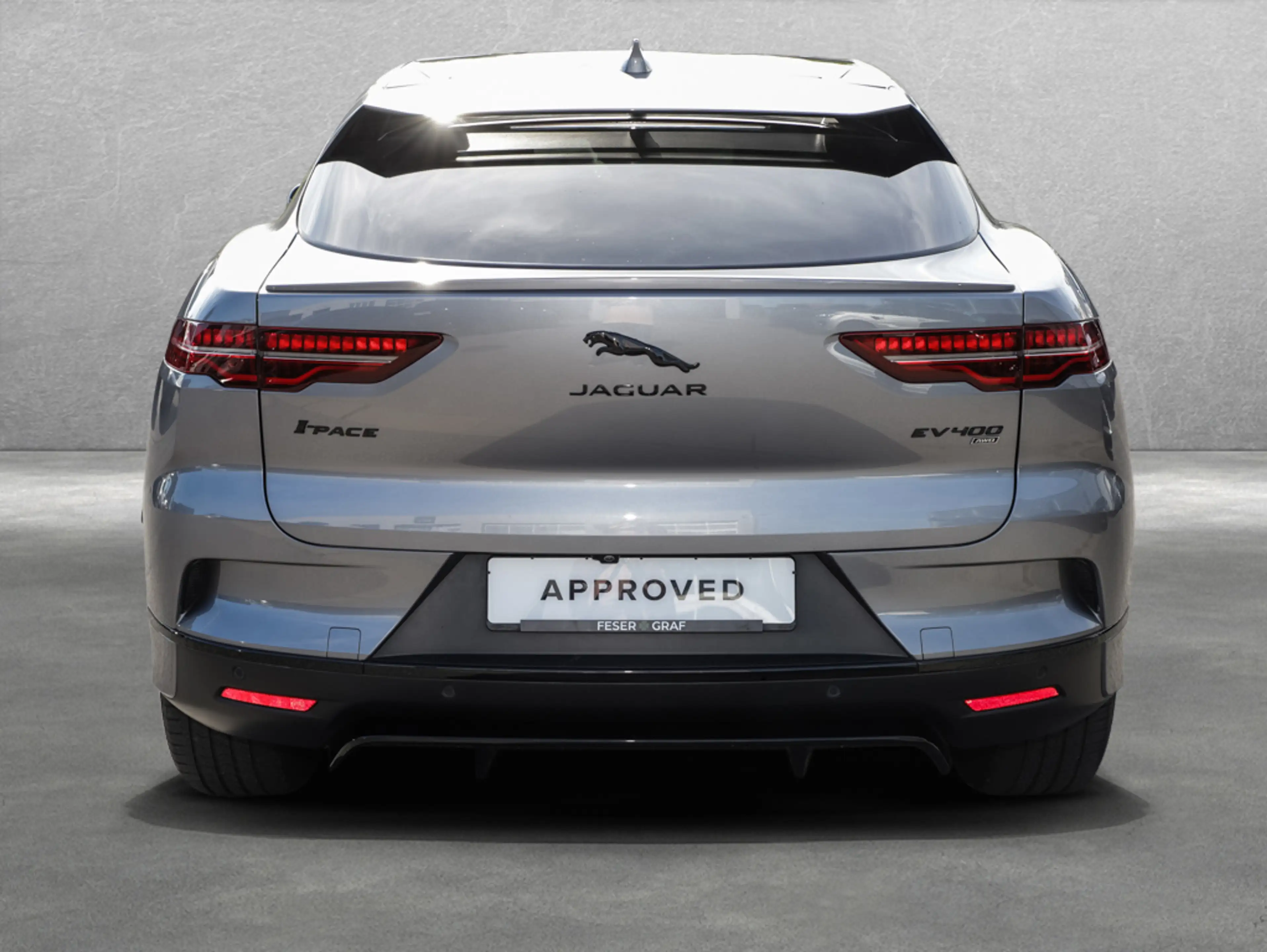 Jaguar I-Pace EV400 S Black Pano Winter LED el.Heck — photo 7
