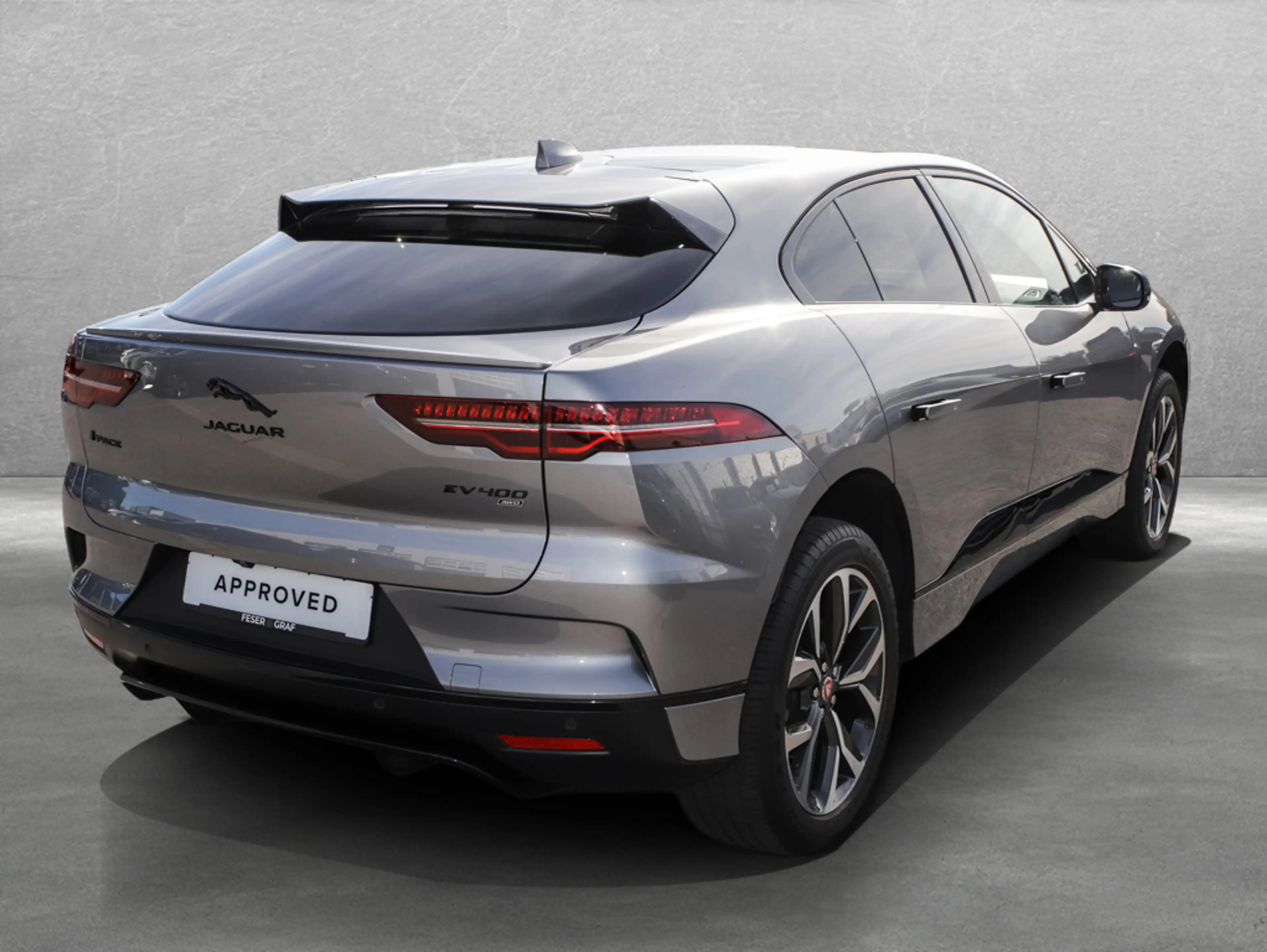 Jaguar I-Pace EV400 S Black Pano Winter LED el.Heck — photo 2