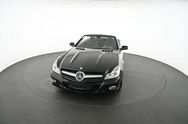 Mercedes-Benz SL view 11