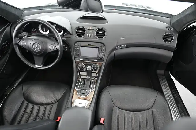 Mercedes-Benz SL view 29