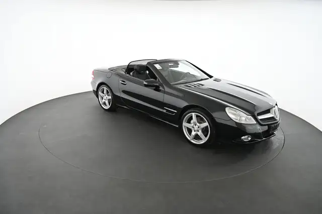 Mercedes-Benz SL view 10