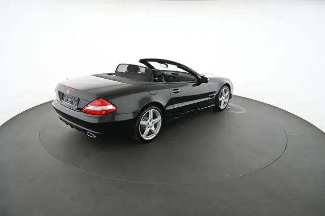 Mercedes-Benz SL view 4