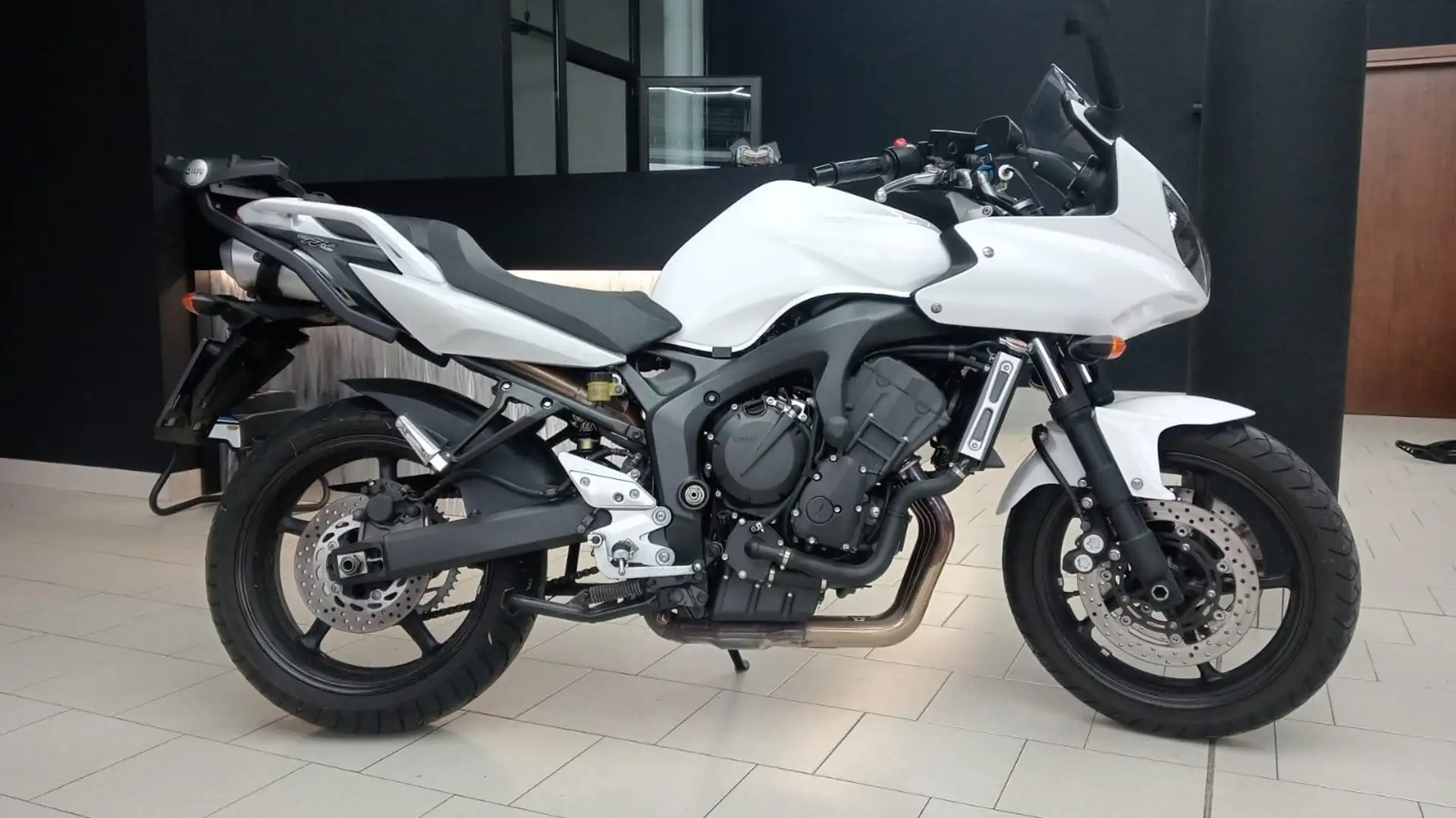 Yamaha FZ 6 Alb - 1