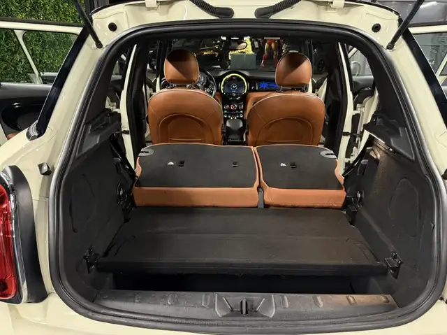 Mini Hatch view 23