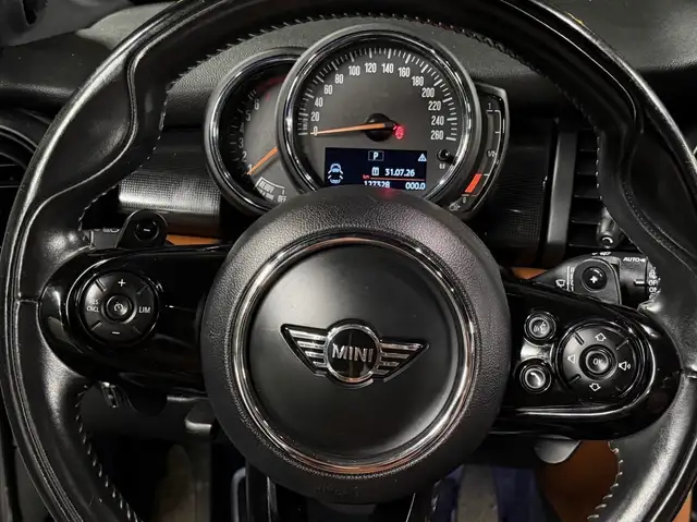 Mini Hatch view 25