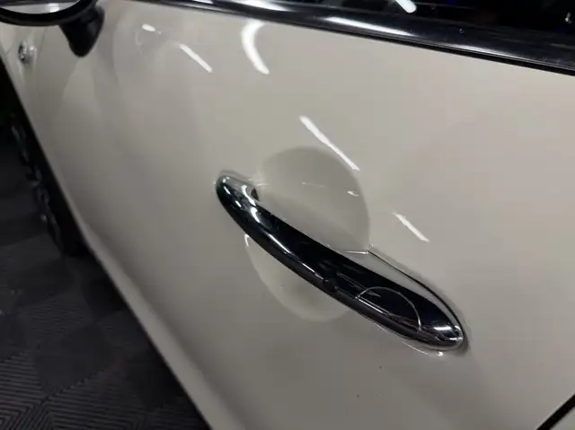 Mini Hatch view 9