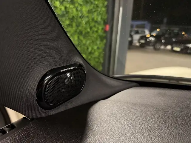 Mini Hatch view 26