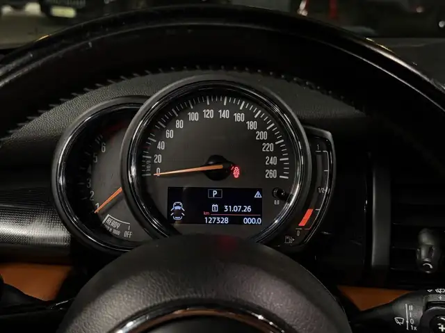 Mini Hatch view 21