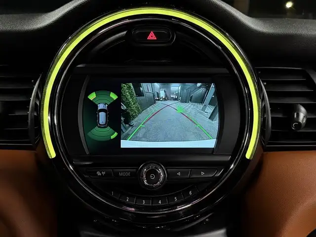 Mini Hatch view 20