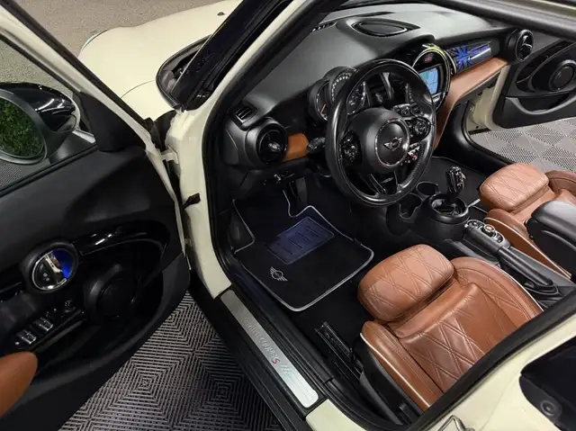 Mini Hatch view 10