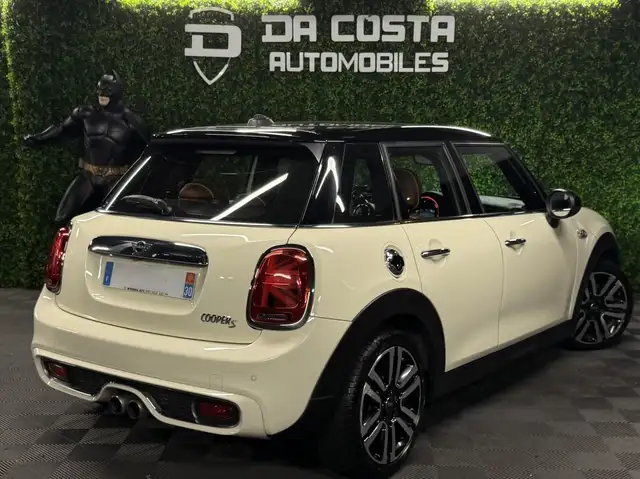 Mini Hatch view 5