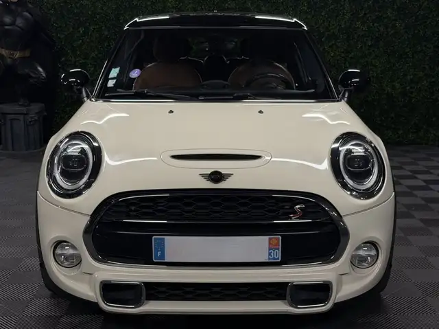 Mini Hatch view 3