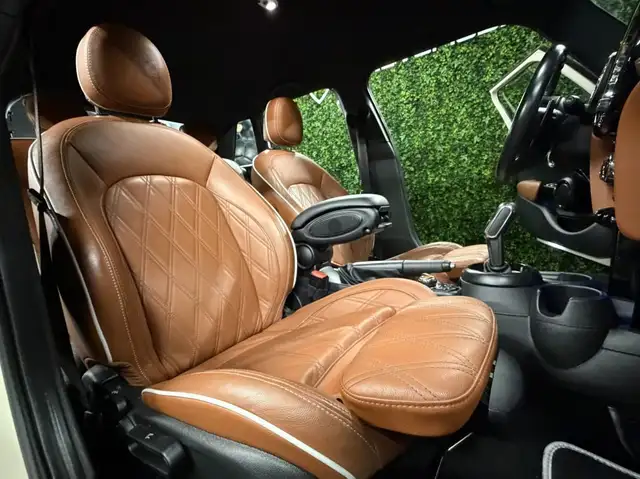 Mini Hatch view 14