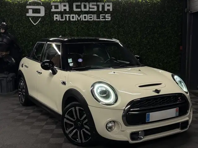 Mini Hatch view 4