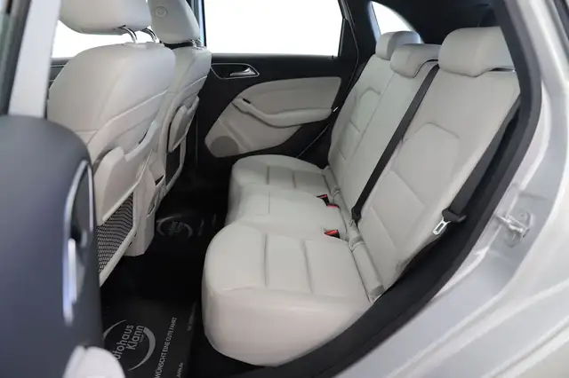 Mercedes-Benz B Class view 11