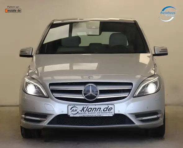 Mercedes-Benz B Class view 2