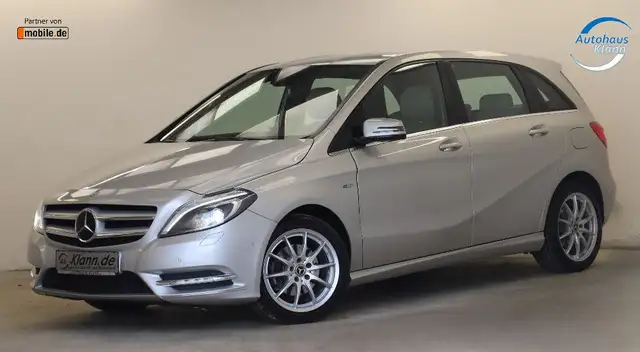 Mercedes-Benz B Class view 3