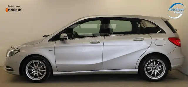 Mercedes-Benz B Class view 4