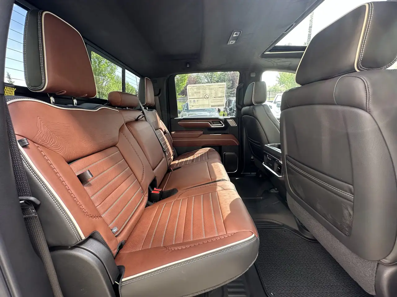 GMC Sierra 3500HD снимка GMC Sierra 3500HD
