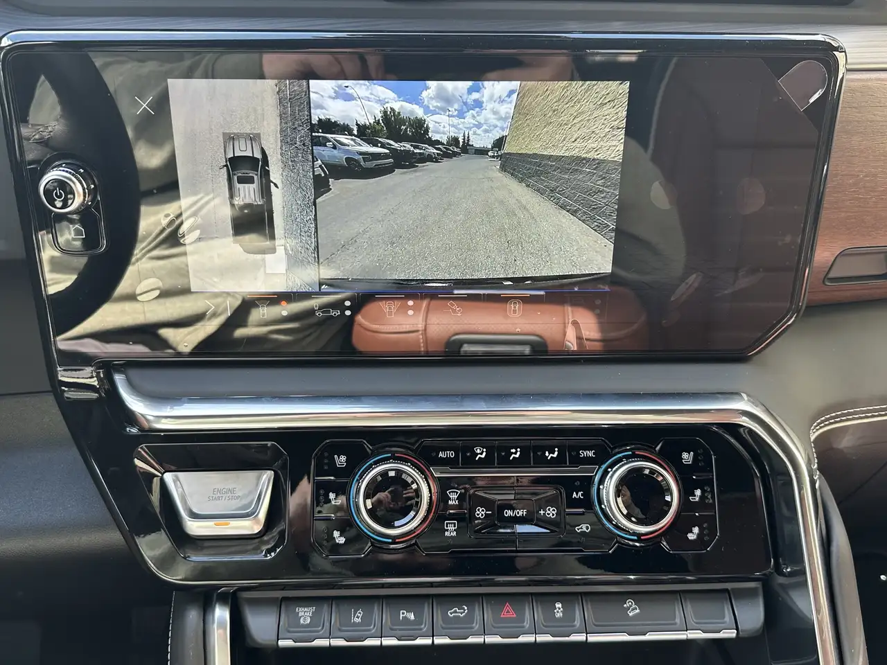 GMC Sierra 3500HD снимка GMC Sierra 3500HD