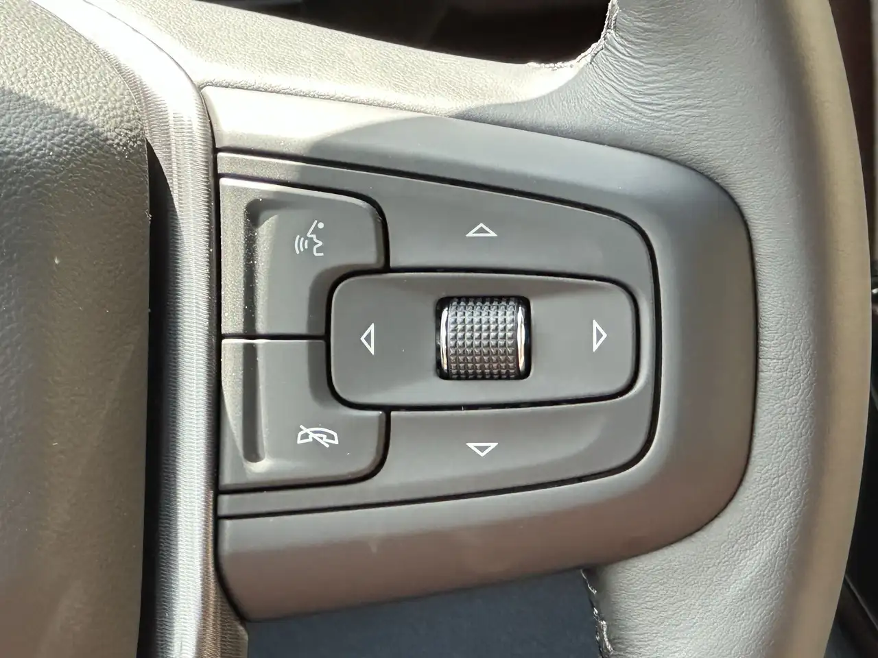GMC Sierra 3500HD снимка GMC Sierra 3500HD