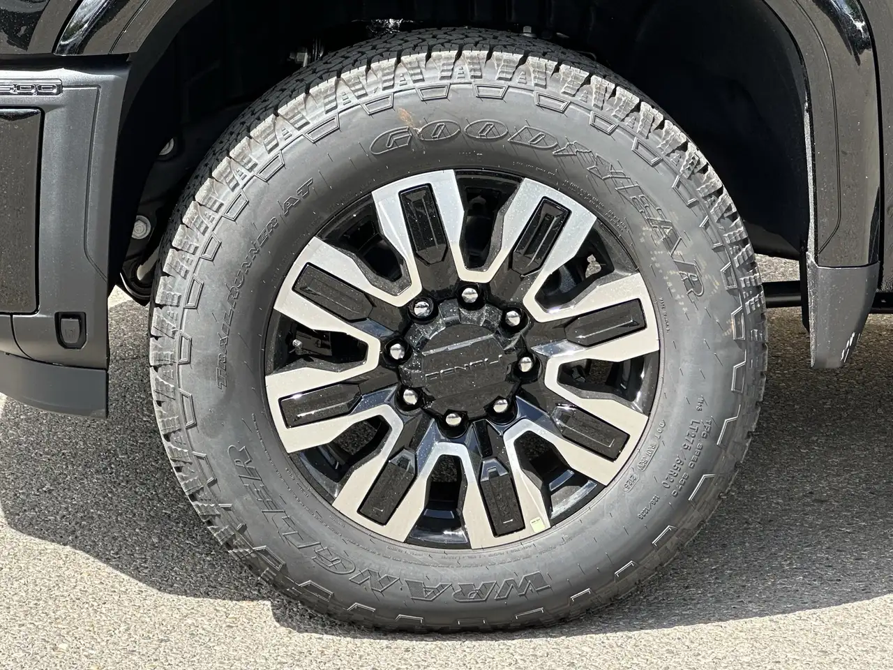 GMC Sierra 3500HD снимка GMC Sierra 3500HD
