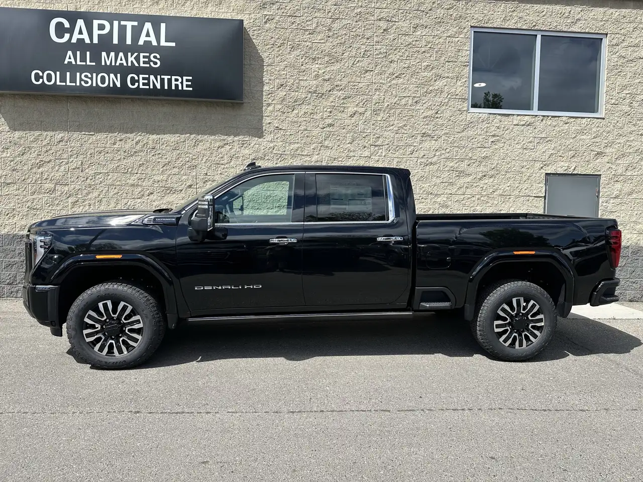 GMC Sierra 3500HD снимка GMC Sierra 3500HD
