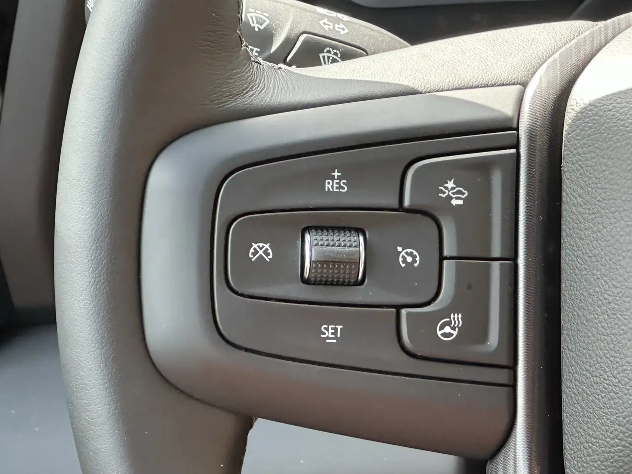 GMC Sierra 3500HD снимка GMC Sierra 3500HD