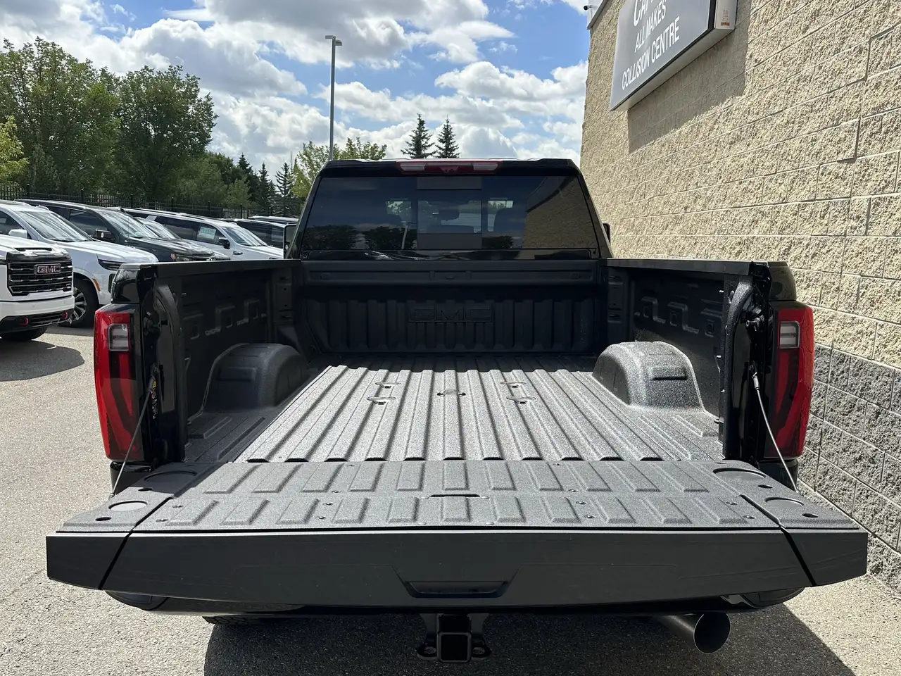 GMC Sierra 3500HD снимка GMC Sierra 3500HD