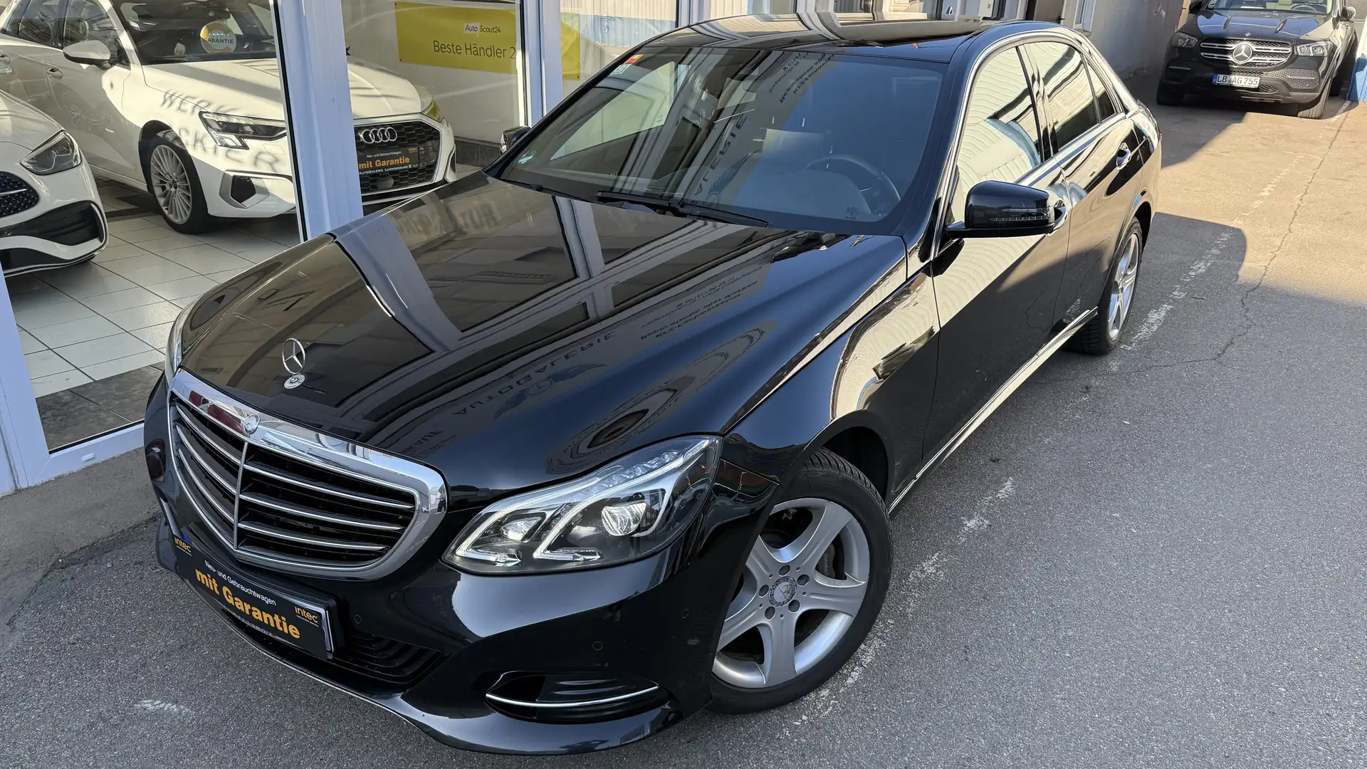 Mercedes-Benz E 400 4Matic Elegance COMAND LED LEDER PDC Scheckheft Schwarz - 2