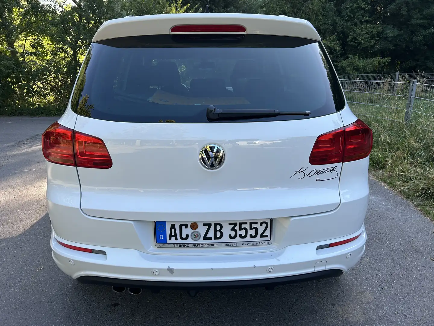Volkswagen Tiguan R-Line DSG   2.0 TDI 4Motion - 2