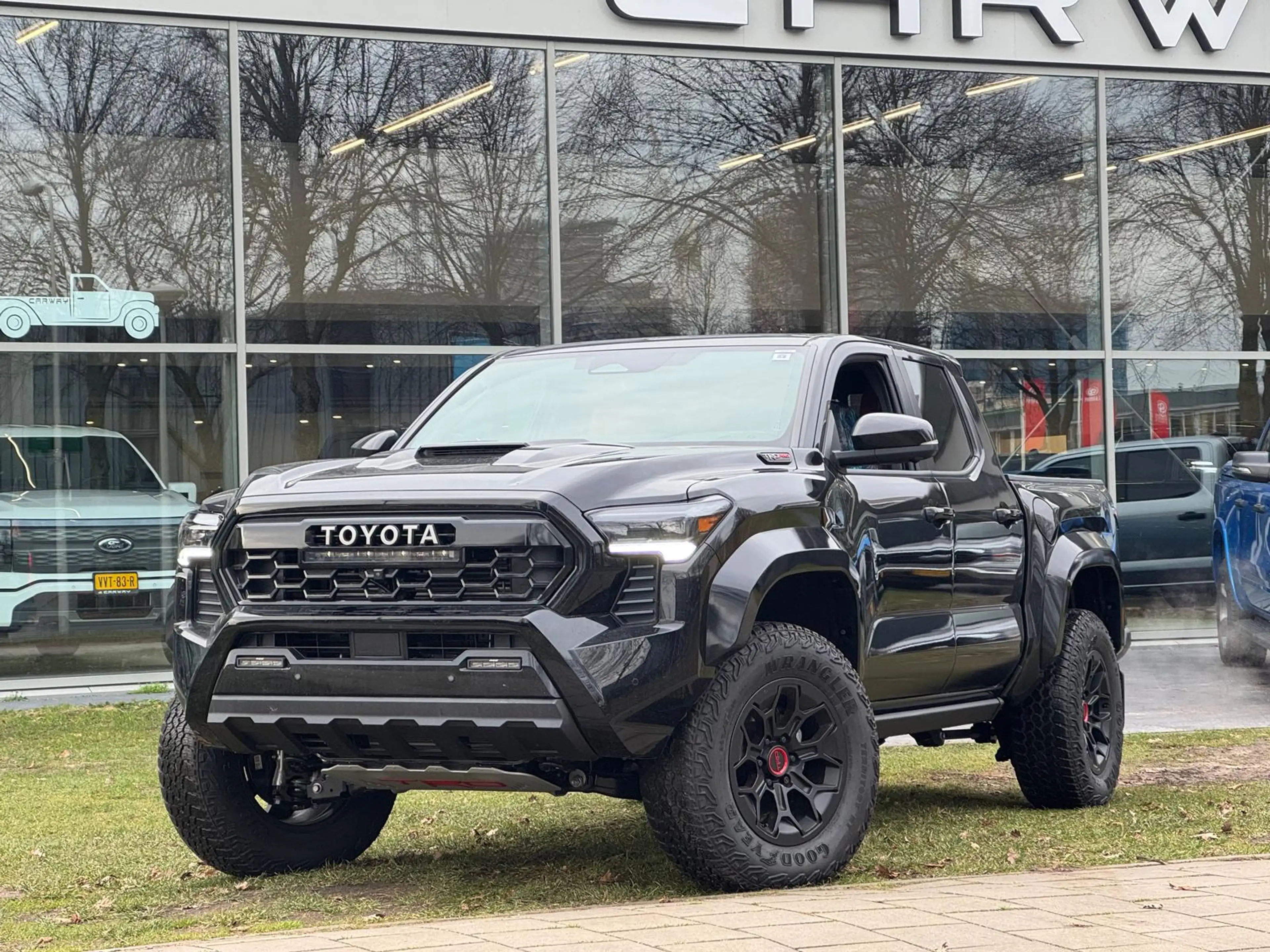 Toyota Tacoma 2.4L Hybrid TRD PRO — photo 2