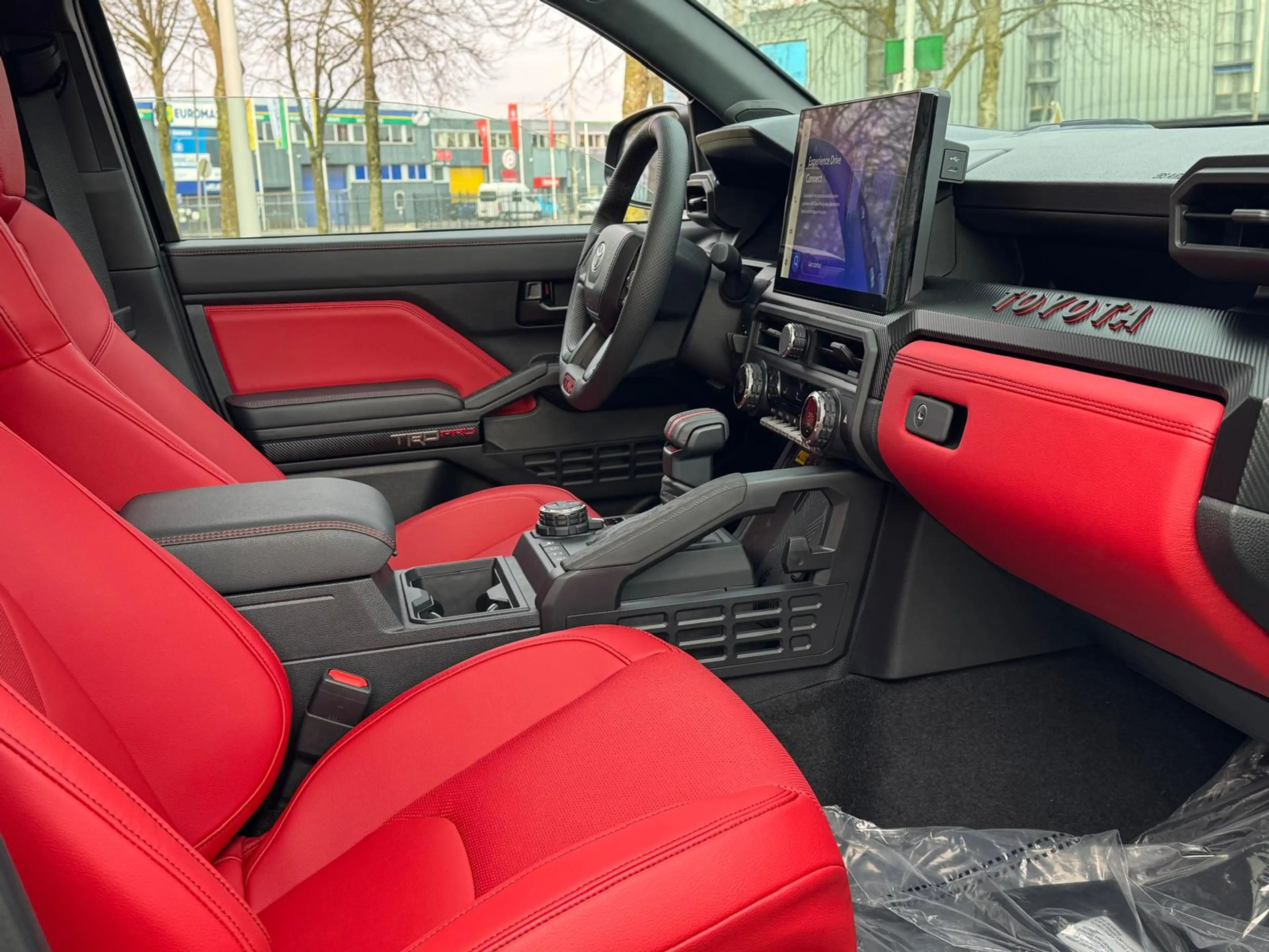 Toyota Tacoma 2.4L Hybrid TRD PRO — photo 12
